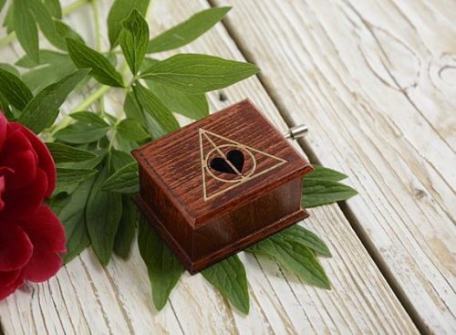 Fantasy music box heart love mahogany